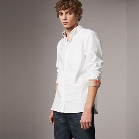 camicia burberry uomo slim fit|Camicia in cotone con vestibilità slim (Noce moscata) .